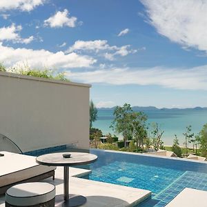 Premium Ocean Pool Suite Twin