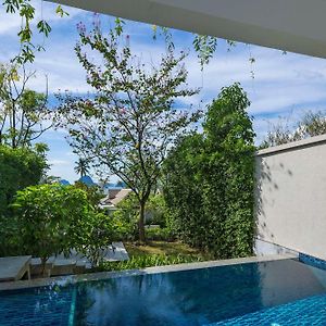 Deluxe Garden Pool Suite King